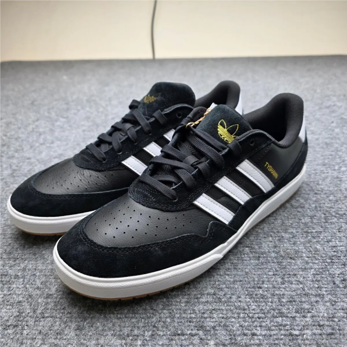 Adidas shoes - adidas Tyshawn II - Tyshawn - Black 1