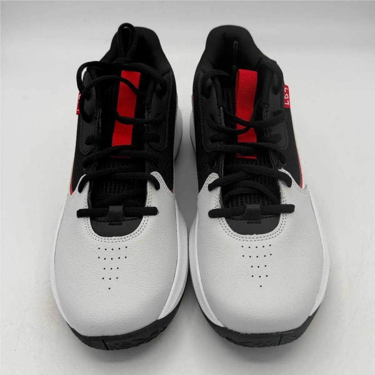 Under Armour shoes - Lockdown 7 - Lockdown - White 1