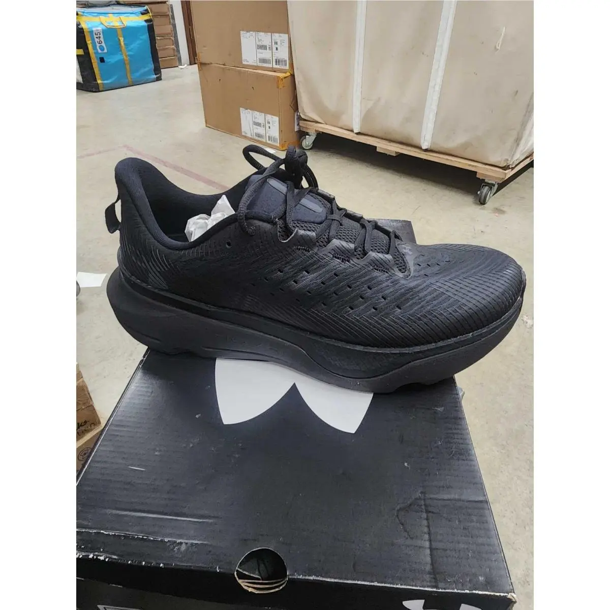 Under Armour Men`s Infinite 6 Hovr Running Shoes Triple Black Size 11.5