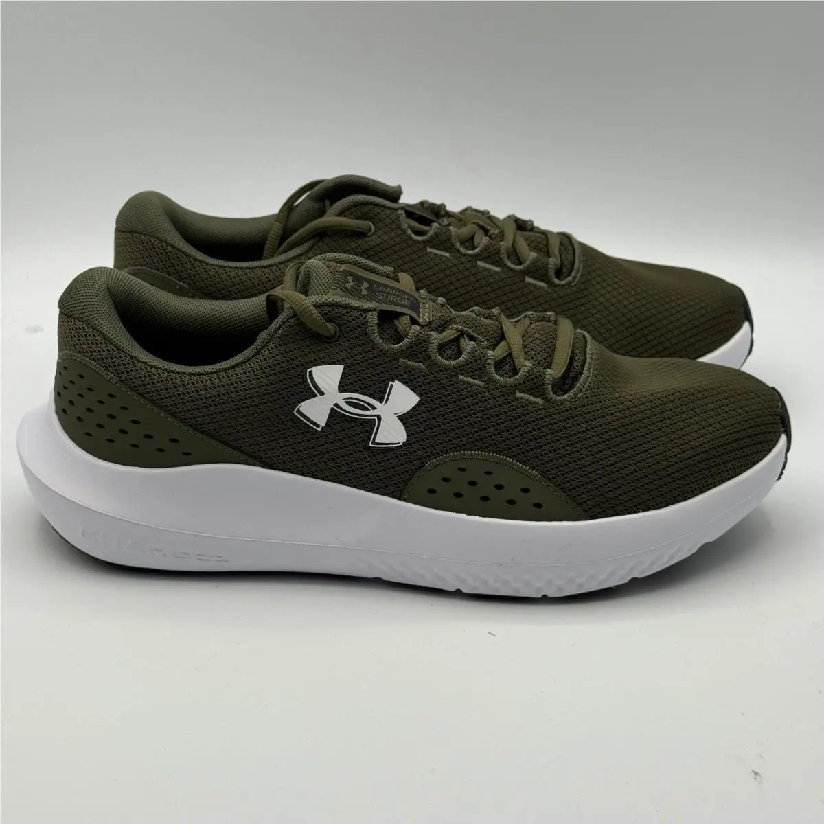 Under Armour Charged Surge 4 Shoes Men Size 10.5 Green White Running 3027000-301