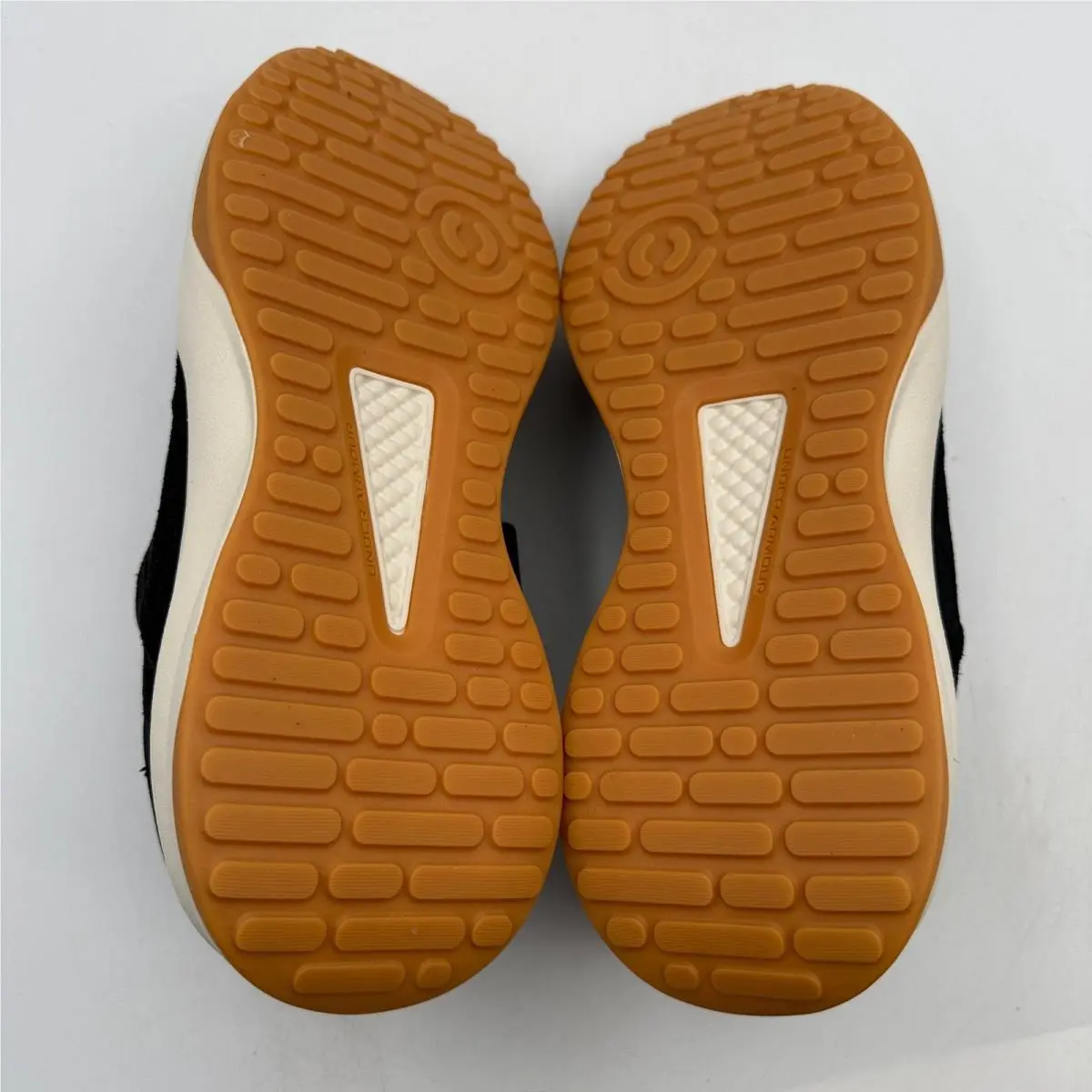 Under Armour shoes - UA Edge Suede - Edge Suede - Black 4