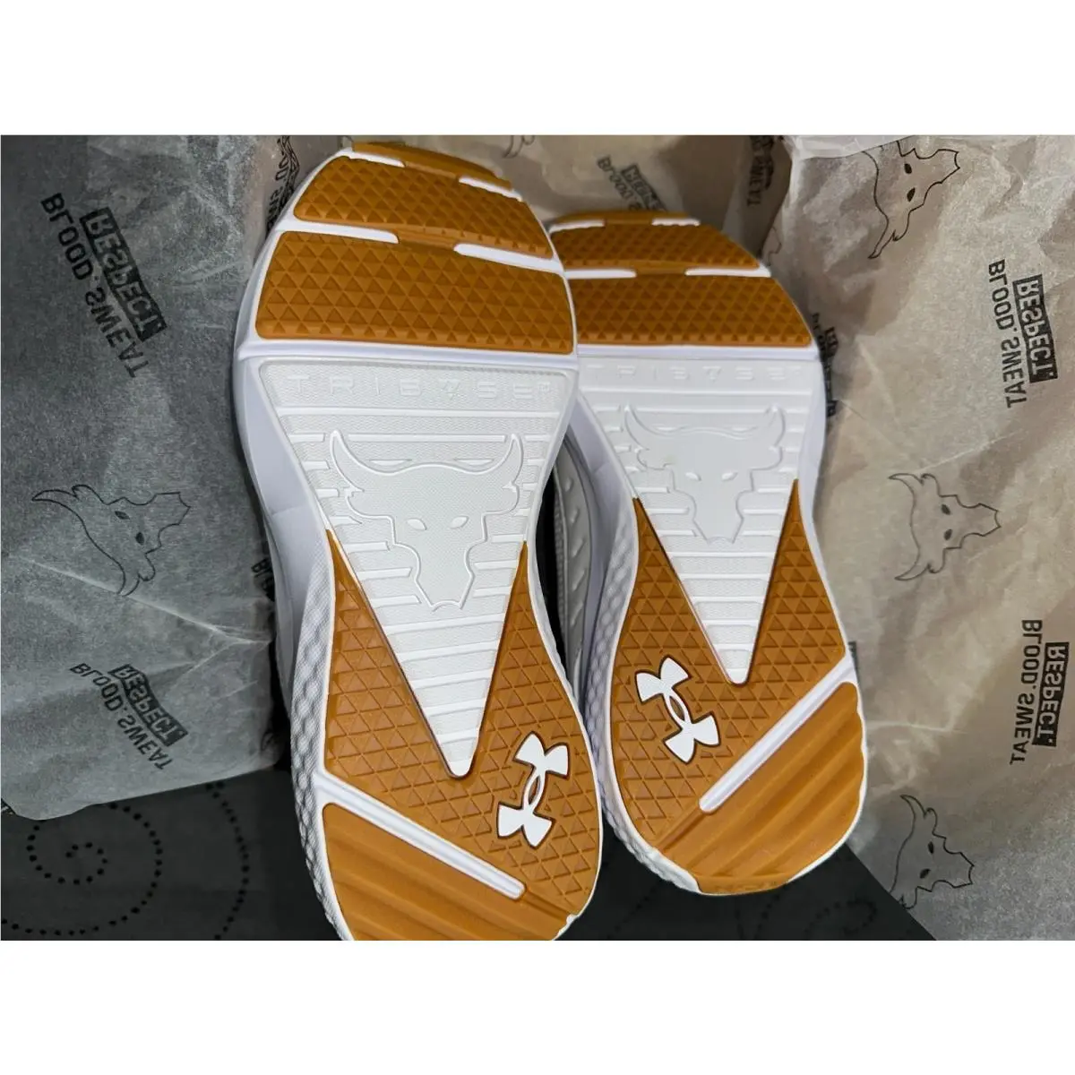 Under Armour shoes - UNDER ARMOUR THE ROCK CHARGED - White 4