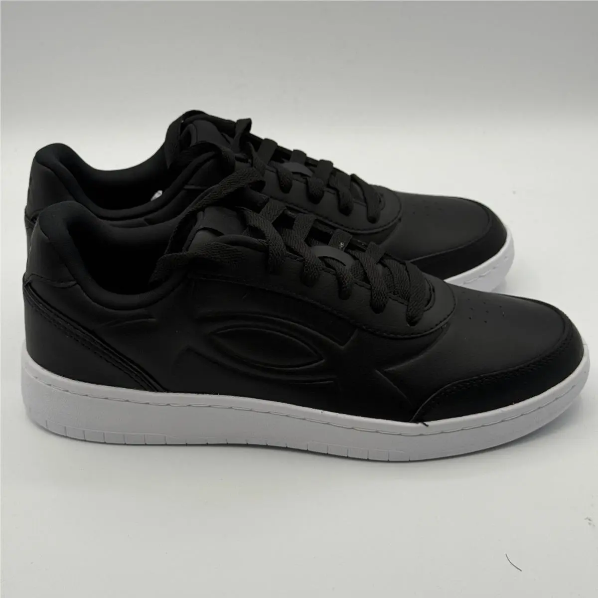 Under Armour UA Tempo Shoes Mens Size 8 Black White Casual 6005795-001