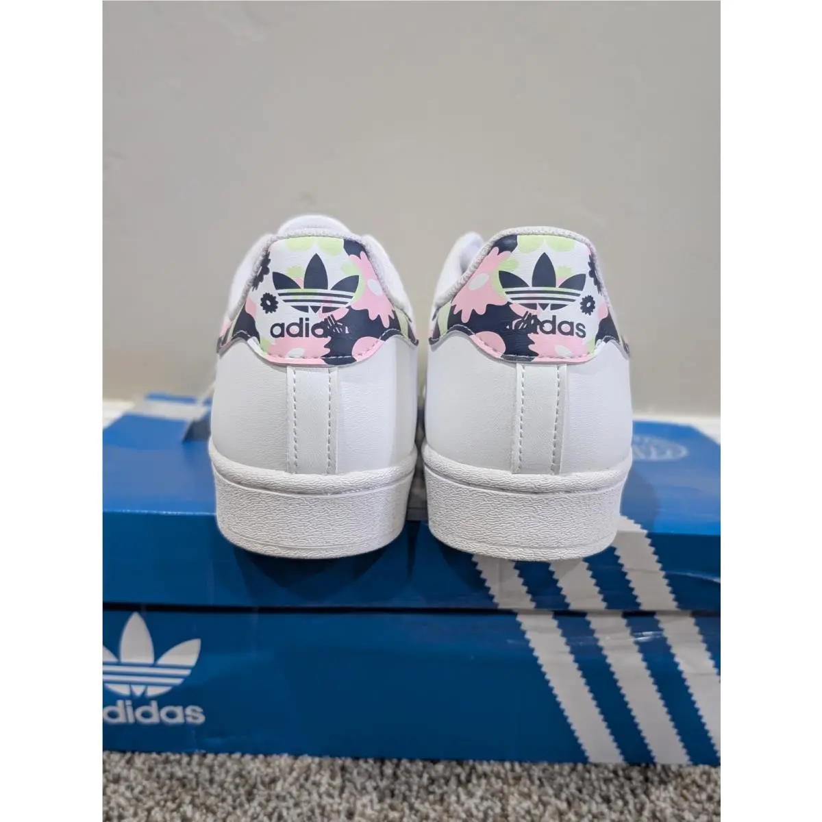 Adidas shoes - Adidas	Superstar J - Multicolor 3