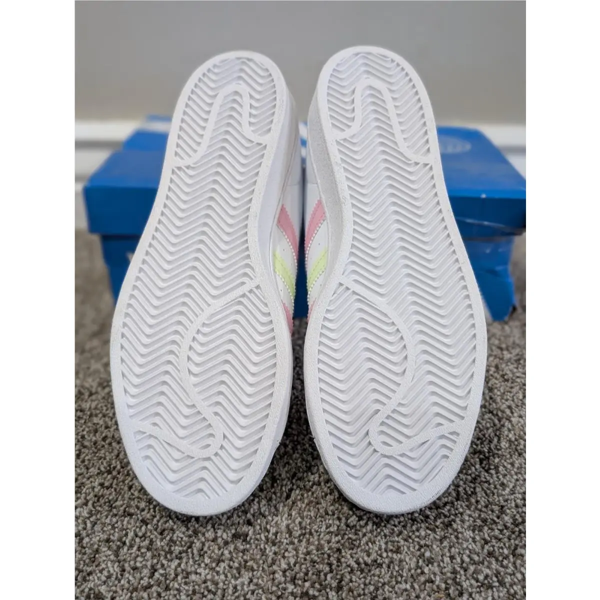 Adidas shoes - Adidas	Superstar J - Multicolor 4
