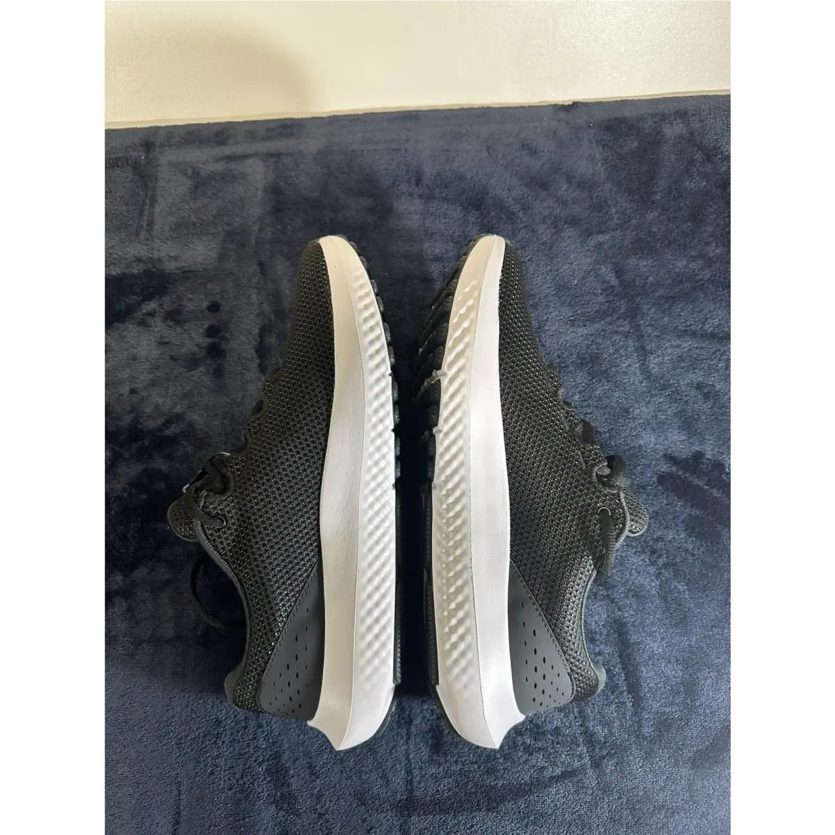 Under Armour shoes - Under Armour Surge 4 - Surge - 3027007-001 - Black, Manufacturer: Academy/White 5