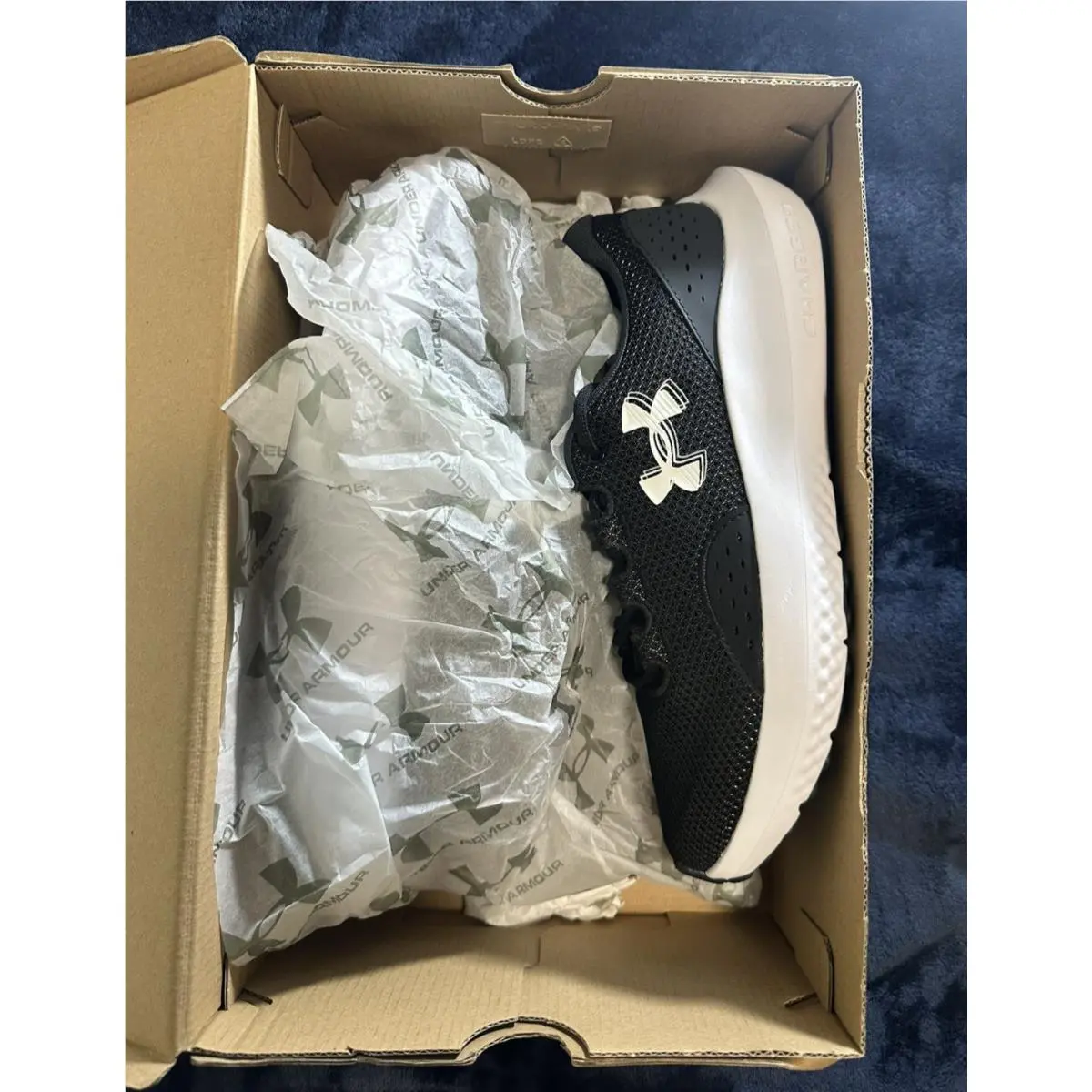 Under Armour shoes - Under Armour Surge 4 - Surge - 3027007-001 - Black, Manufacturer: Academy/White 7