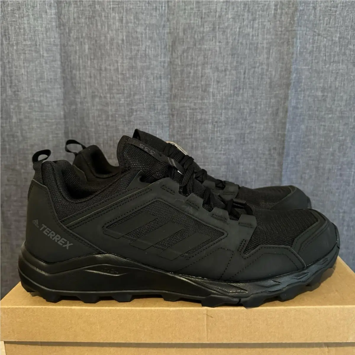 Adidas shoes - Black 2