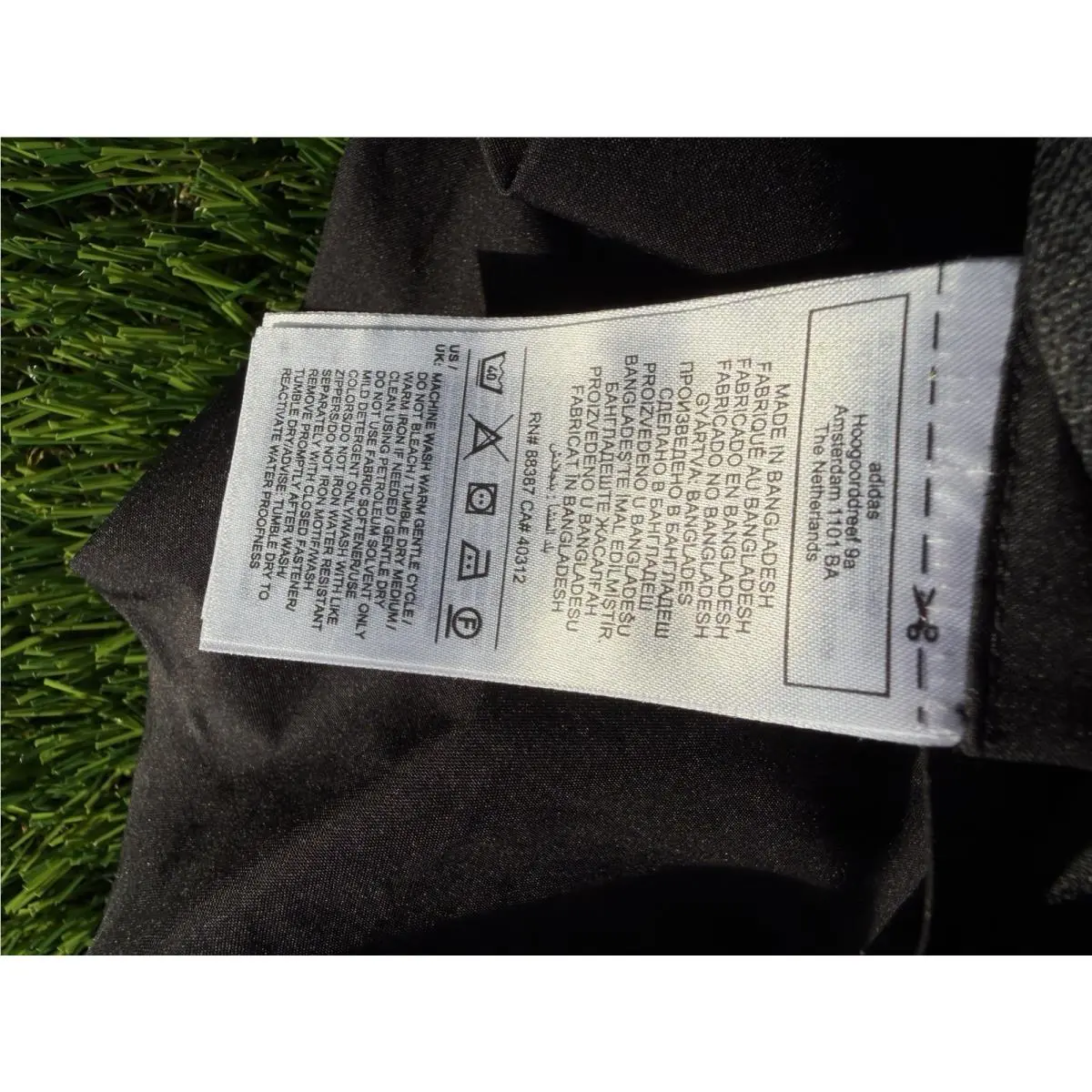Adidas clothing - SPORTSWEAR GORE-TEX JACKET - SPORTSWEAR JACKET - HG4379 - Black 7
