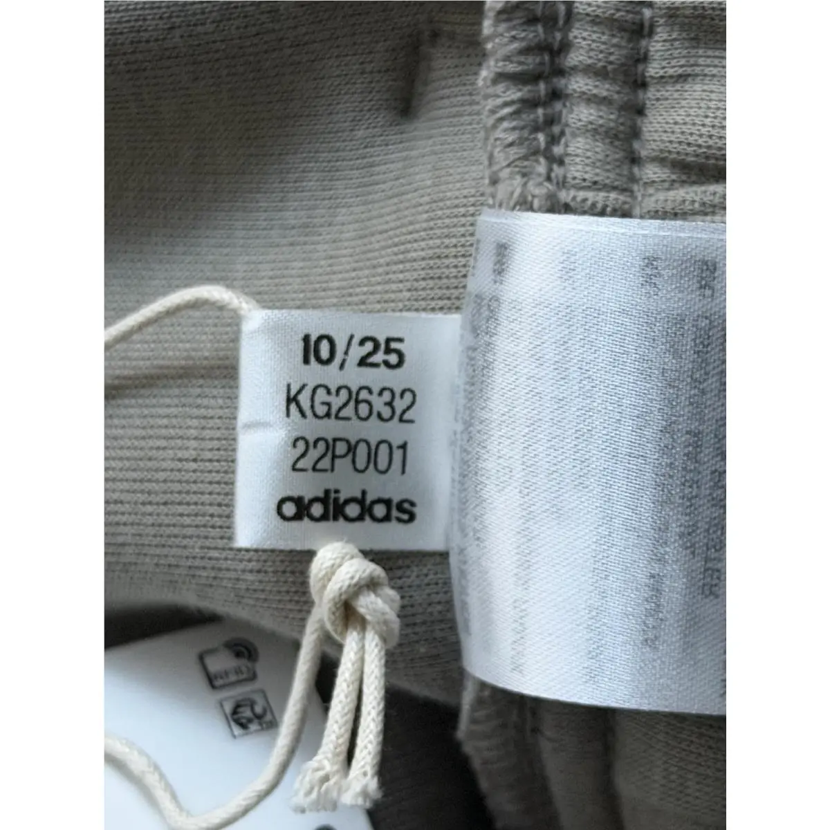 Adidas clothing - Beige 8