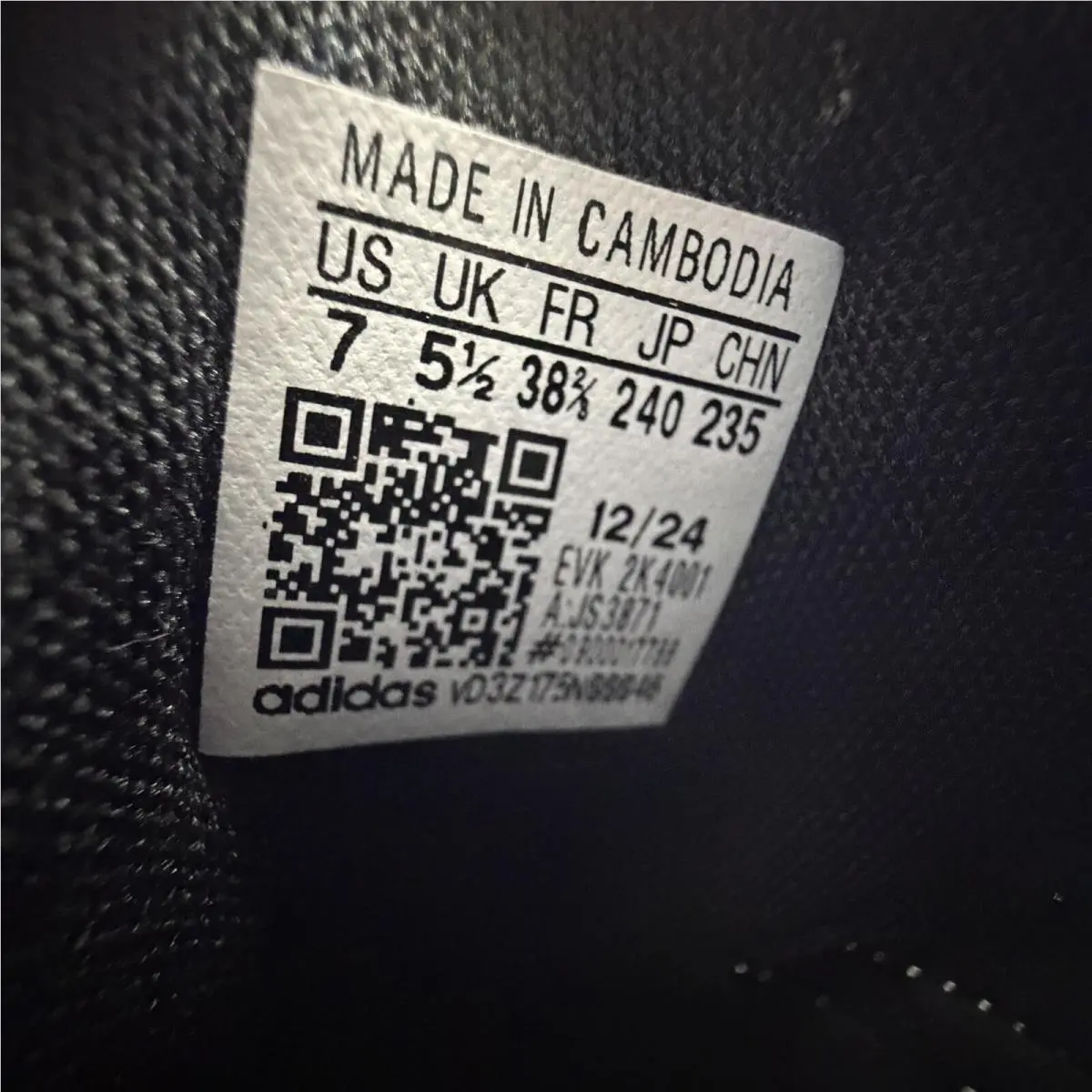 Adidas shoes - Black 3