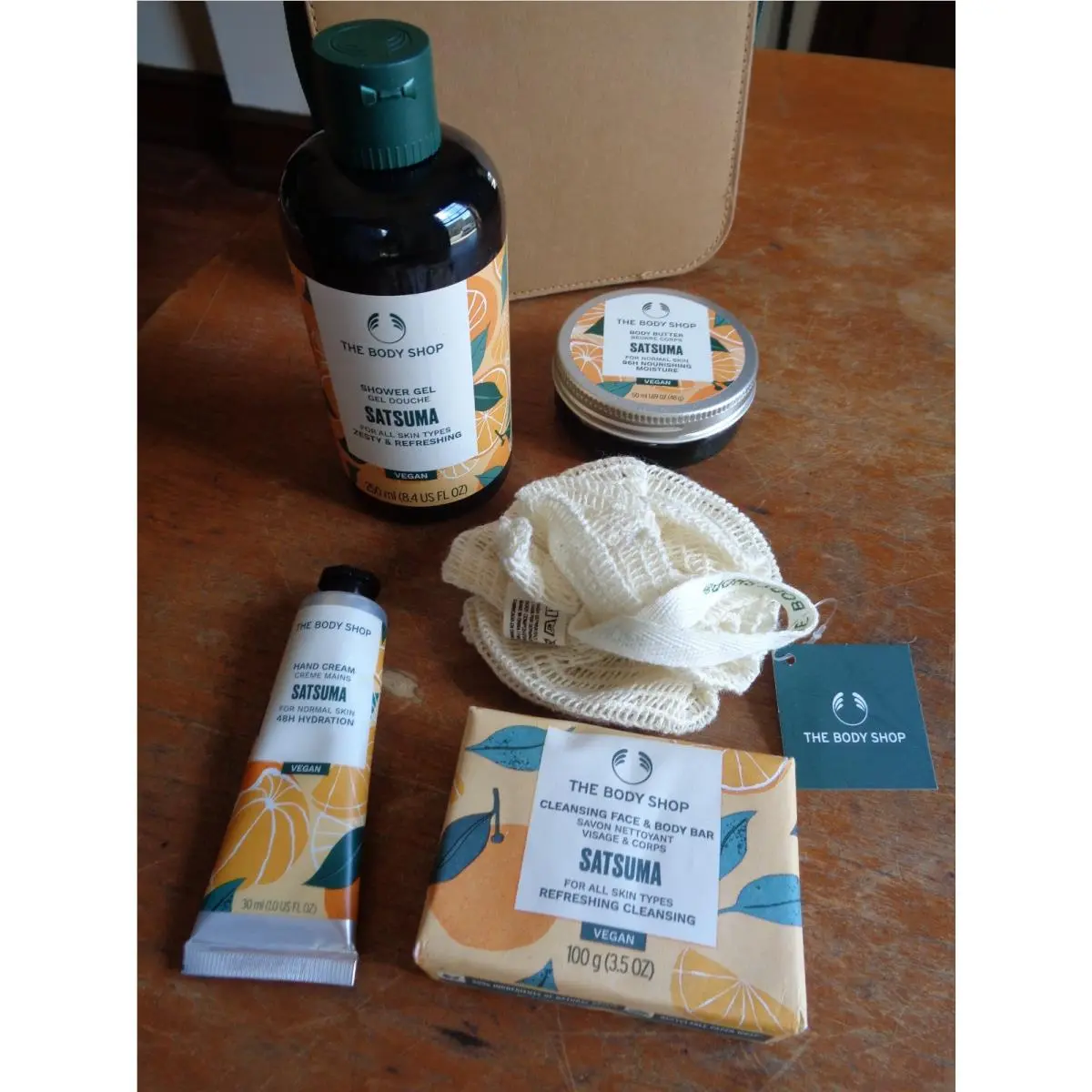 The Body Shop Satsuma Gift Set Shower Gel Body Scrub Soap Butter Sponge
