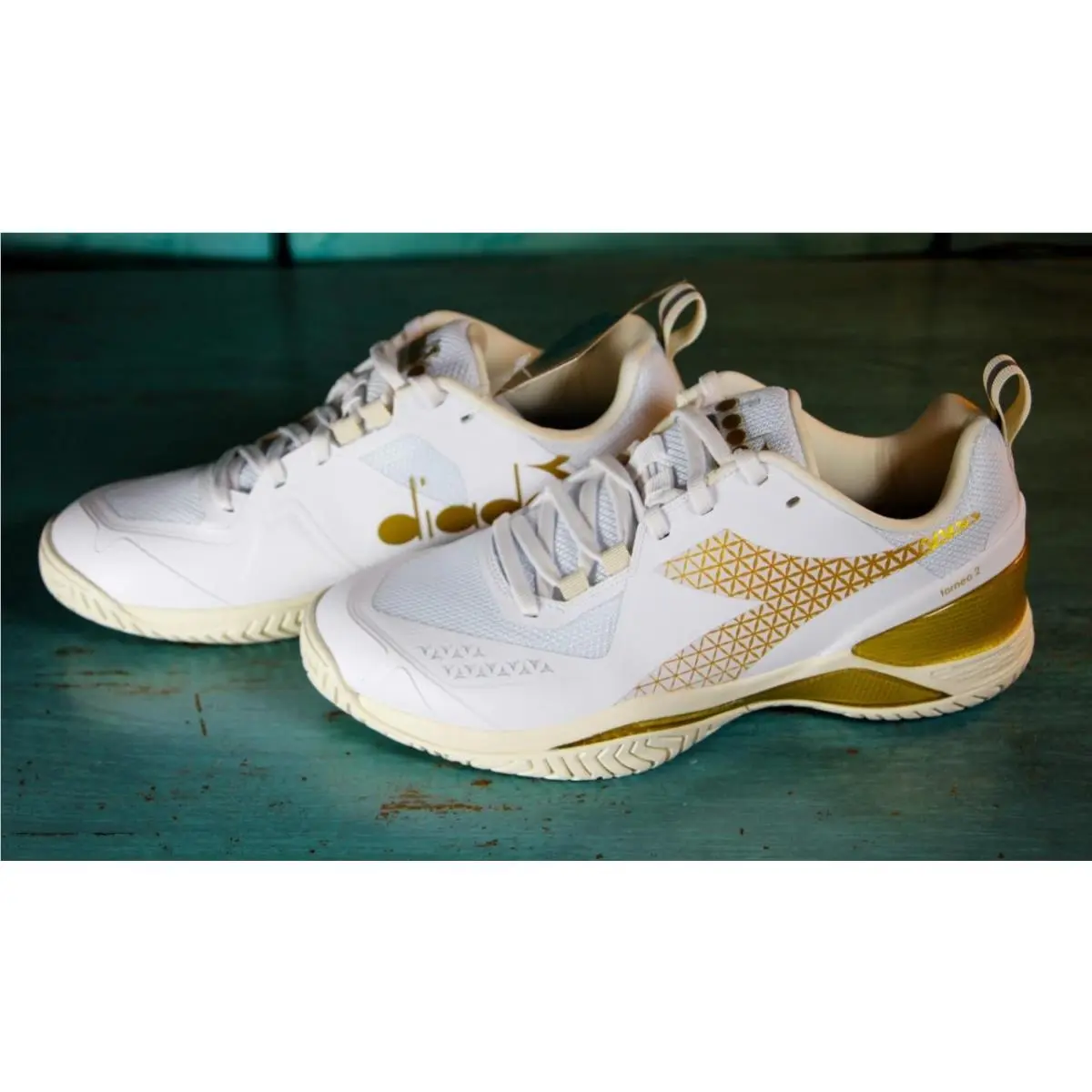 Diadora shoes - Blushfield Torneo 2 - Blushfield Torneo - 101179503 01 - White/Gold (UPC: 197020153417) 2