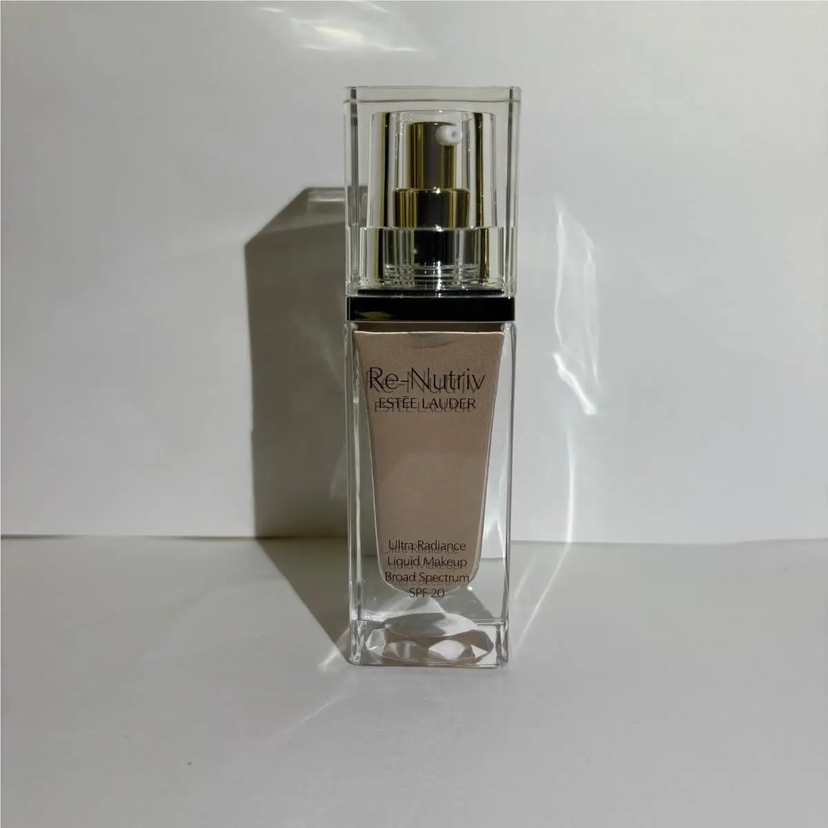 Estee Lauder Re-nutriv Ultra Radiance Liquid Makeup Spf 20 1 oz /30ml