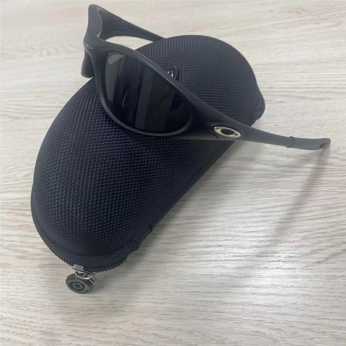Retro Oakley Minute 1.0 Polarized Sunglasses Black Frame Dark Lenses