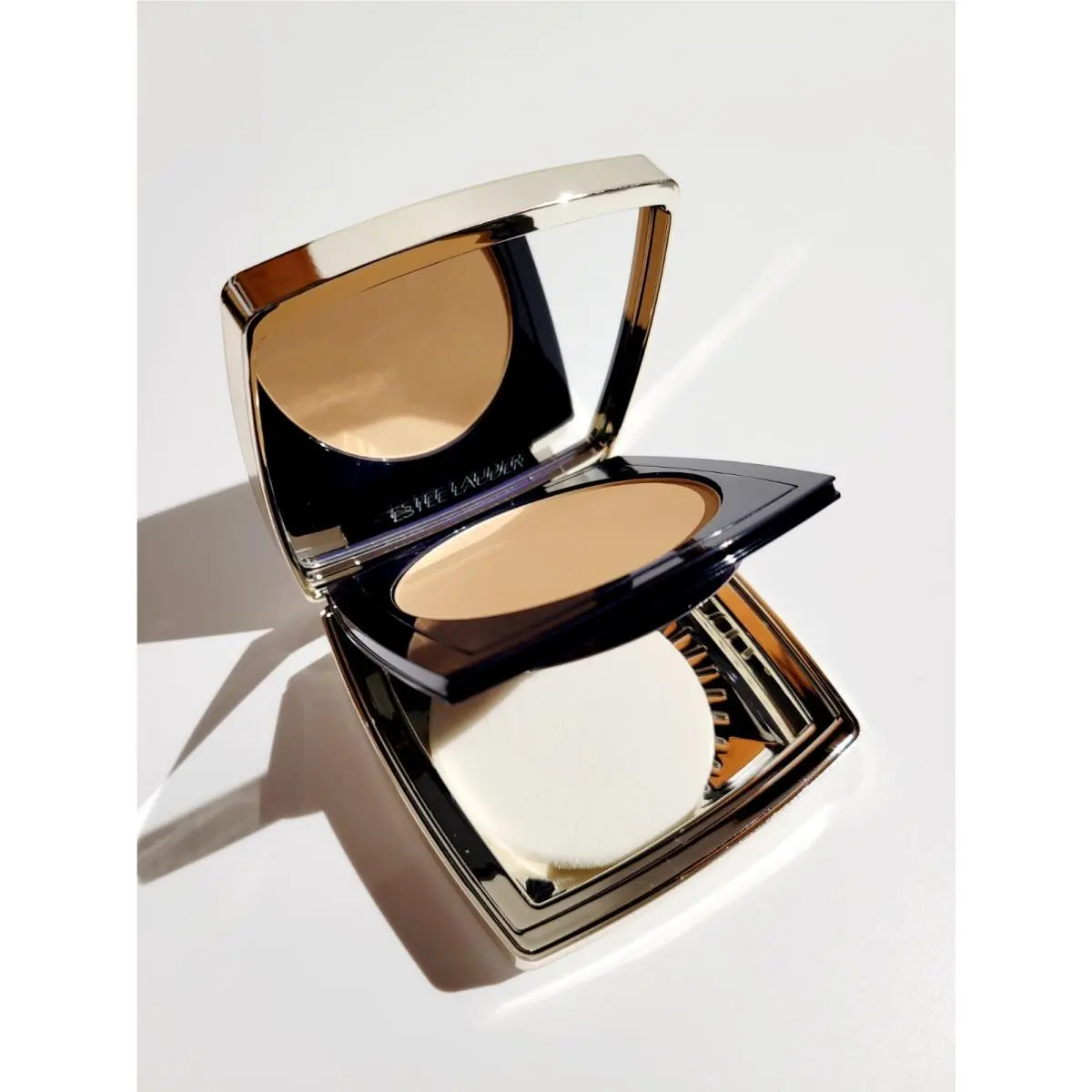 Estee Lauder Double Wear Stay in Place Matte Powder Foundation 4N2
