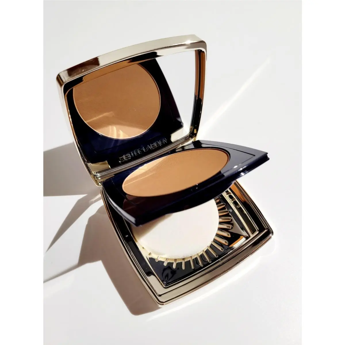 Estee Lauder Double Wear Stay in Place Matte Powder Foundation 6W1 Sandalwood