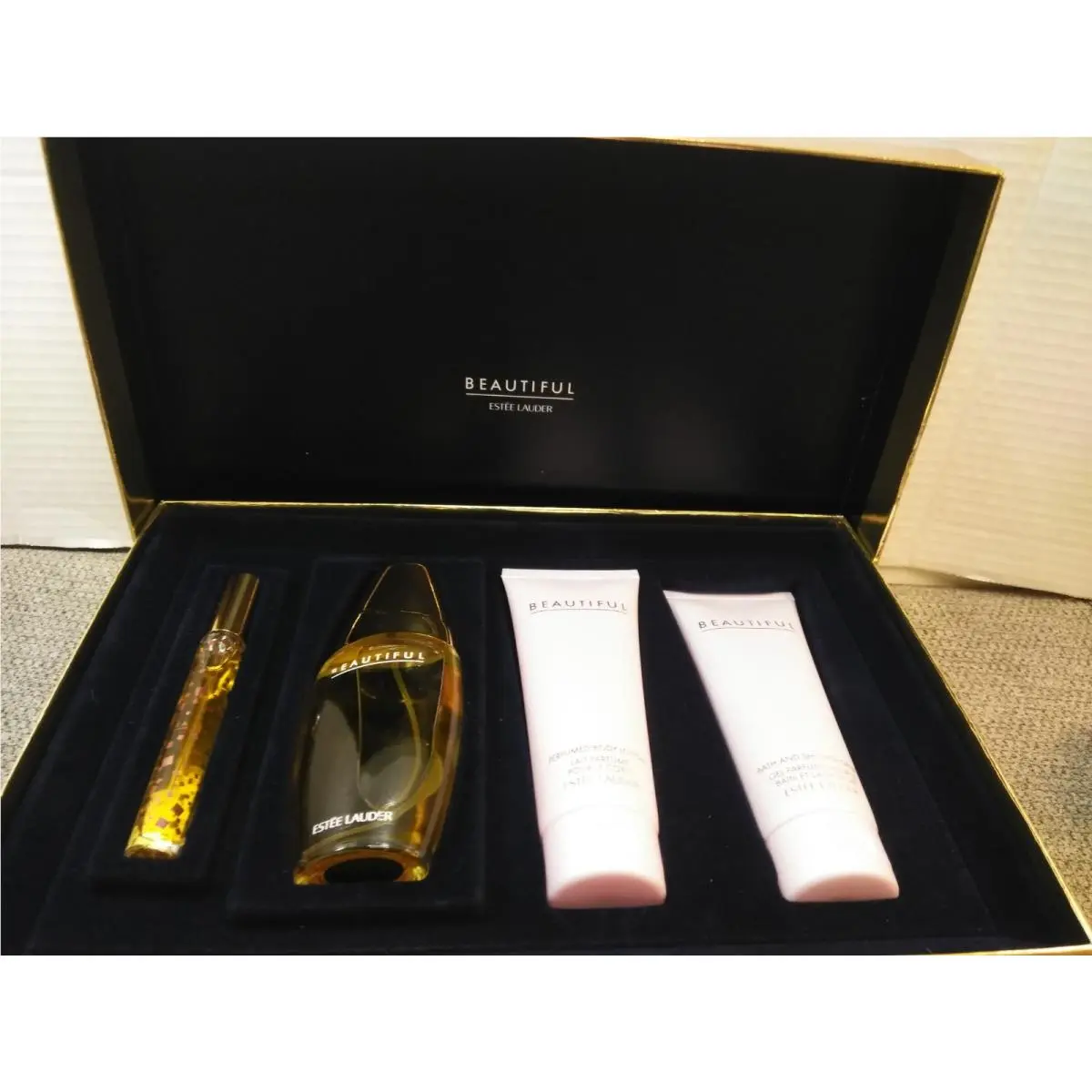 Estee Lauder Beautiful 4 Piece Edp Perfume Spray Lotion Shower Gift Set