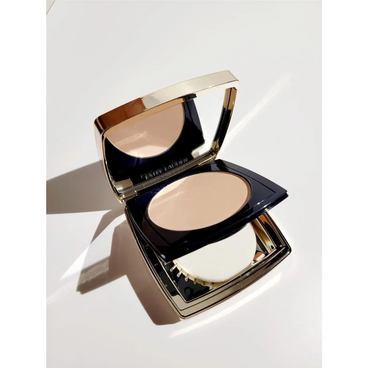 Estee Lauder Double Wear Stay in Place Matte Powder Foundation 2C3 Fresco