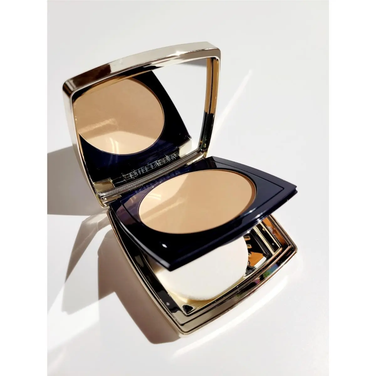 Estee Lauder Double Wear Stay in Place Matte Powder Foundation 4N1