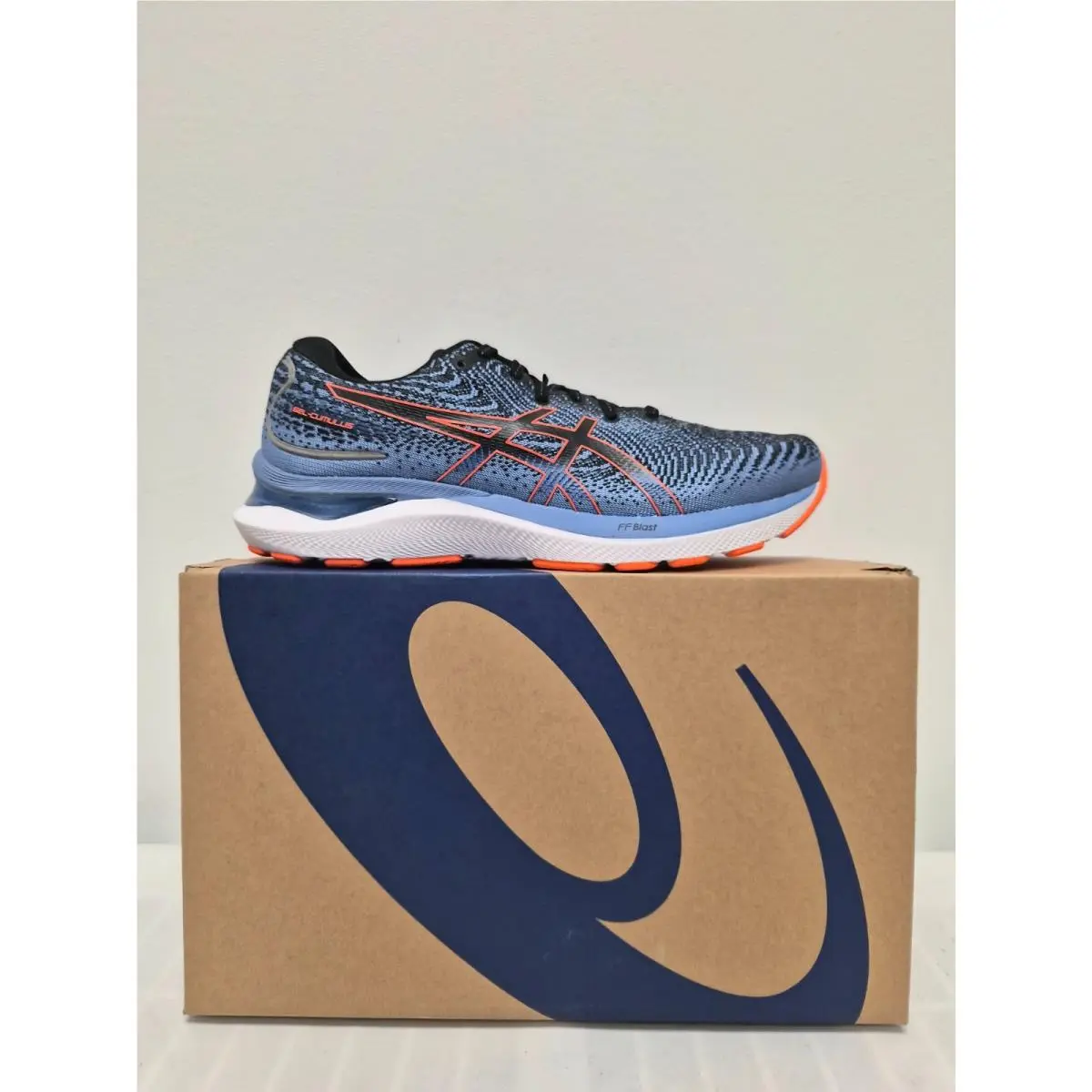 Asics Gel-cumulus 24 Women`s Medium Width Size 8 Only