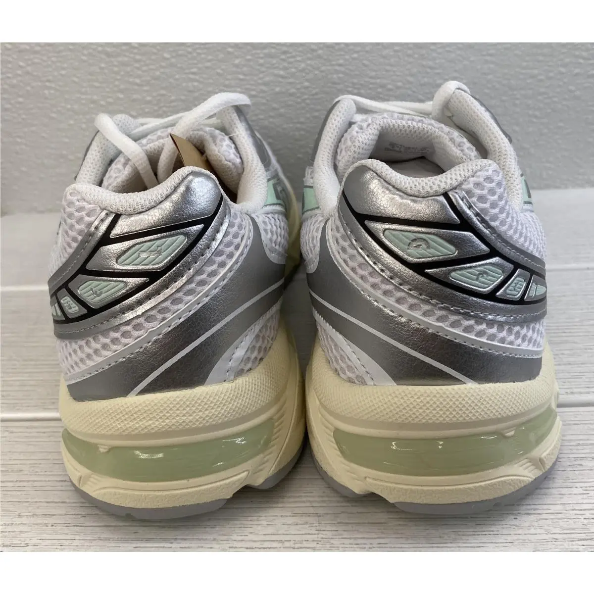 Asics shoes - White (UPC: 197298639002) 0