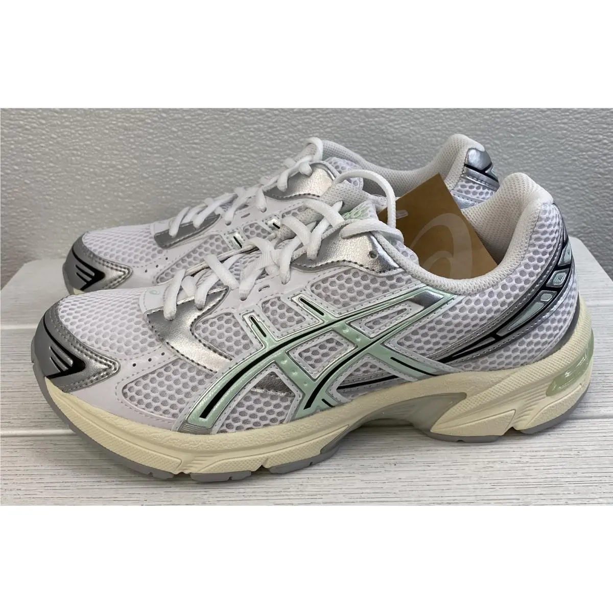 Asics shoes - White (UPC: 197298639002) 1