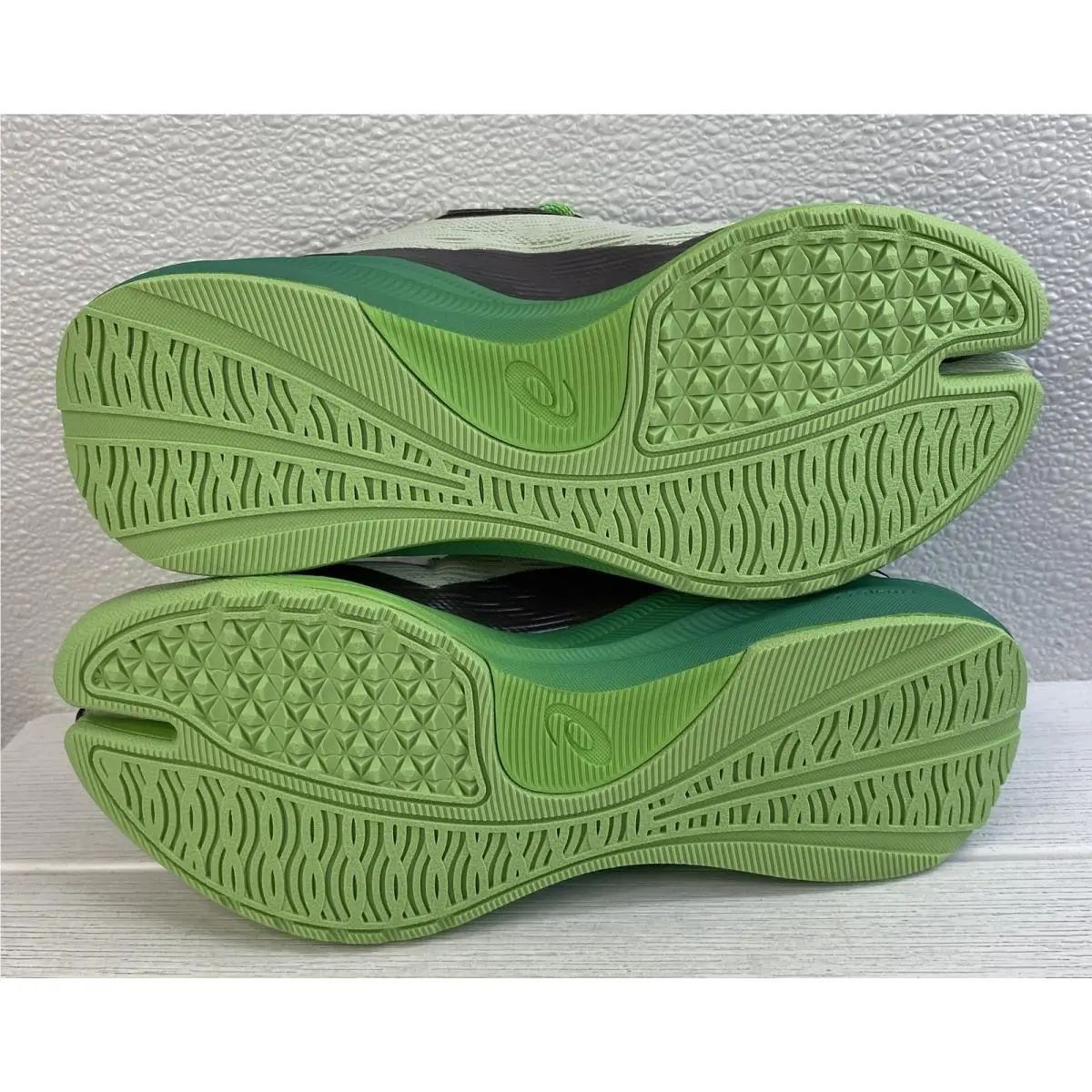 Asics shoes - Green (UPC: 199023424877) 4