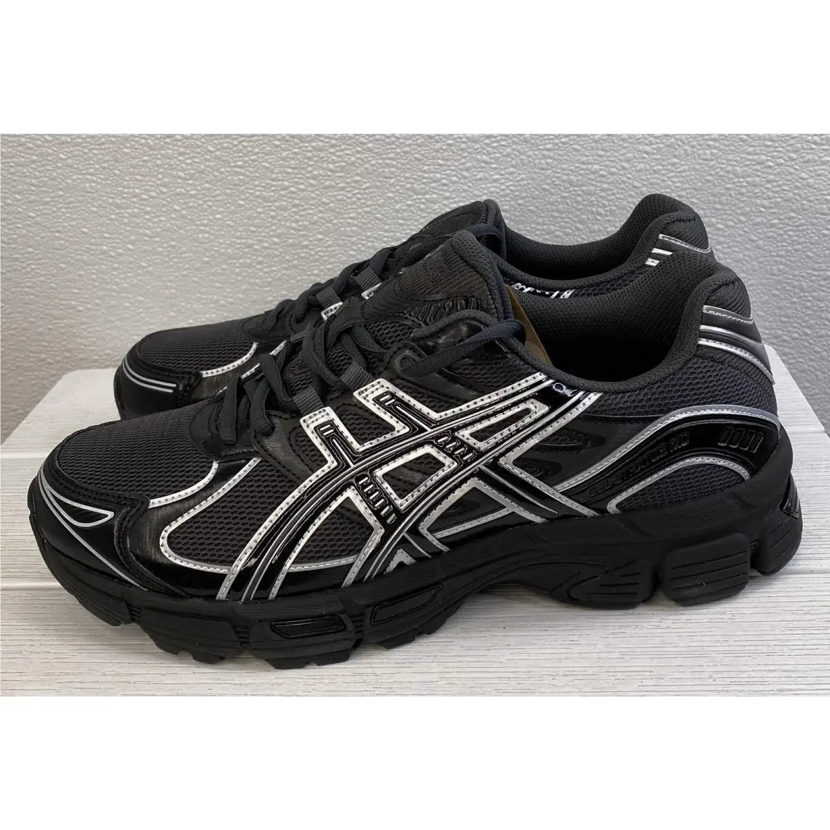 Asics shoes - Black (UPC: 199023261045) 1