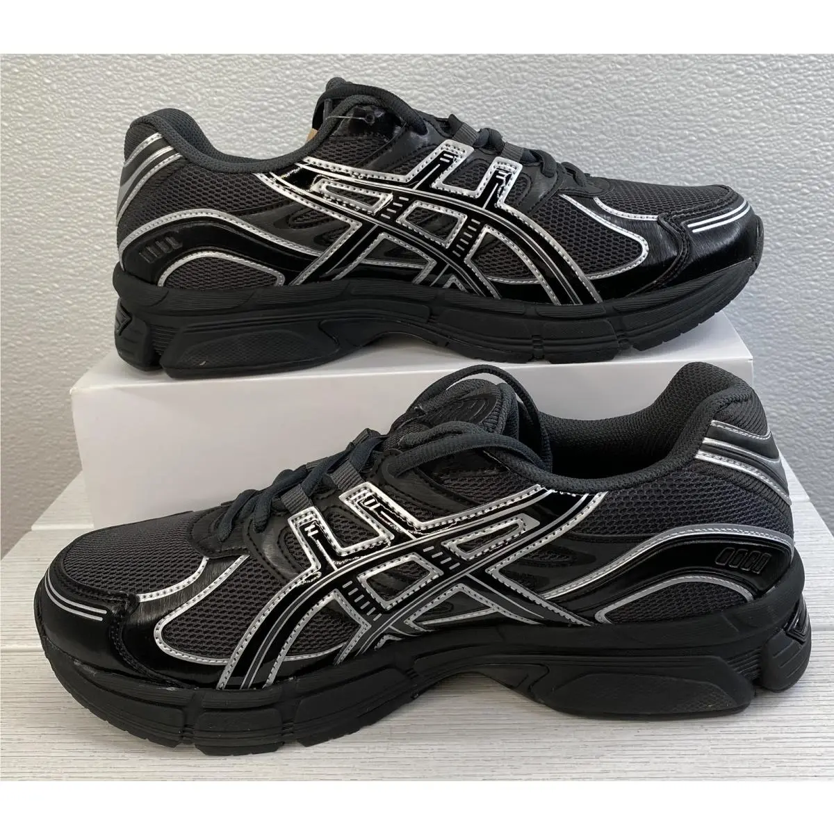 Asics shoes - Black (UPC: 199023261045) 4