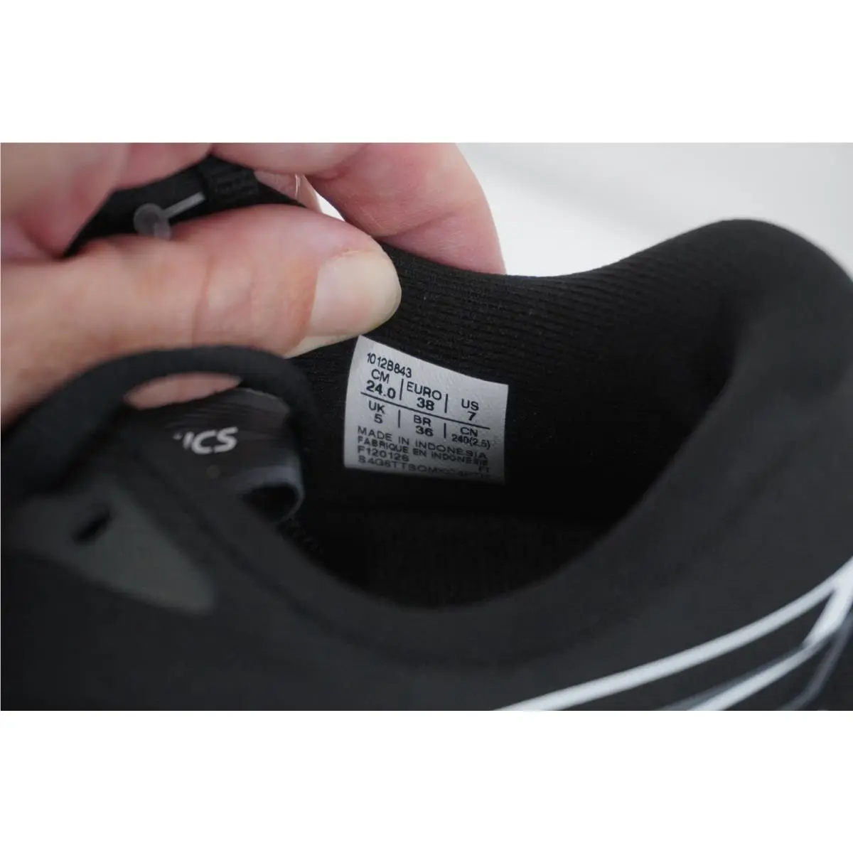 Asics shoes - ASICS GT-2000 14 - 1012B843-001 - Black (UPC: 197298935128) 3