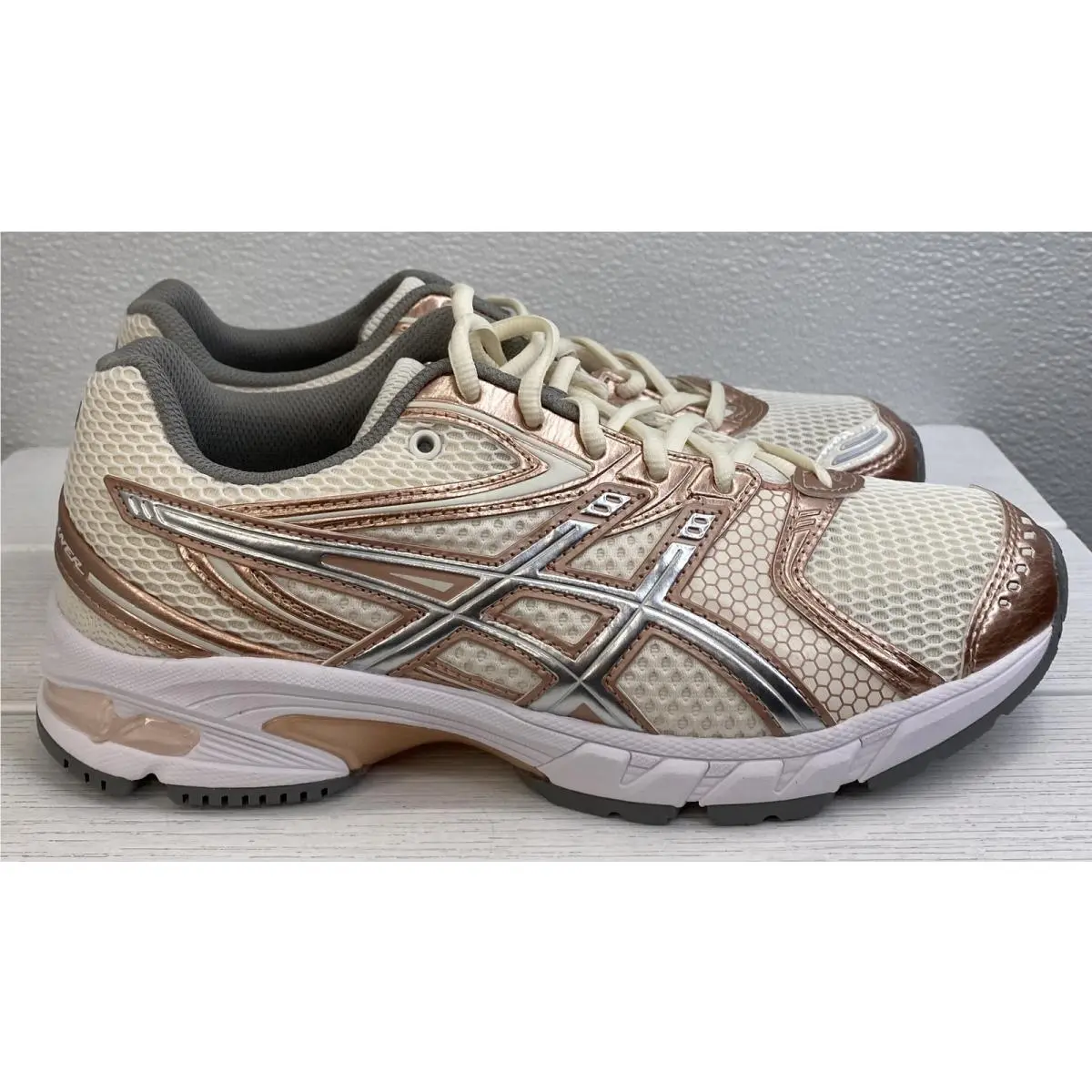 Asics Gel-ds Trainer 14 Unisex M6 W7.5 Cream/rose Gold Mesh Athletic Sneakers