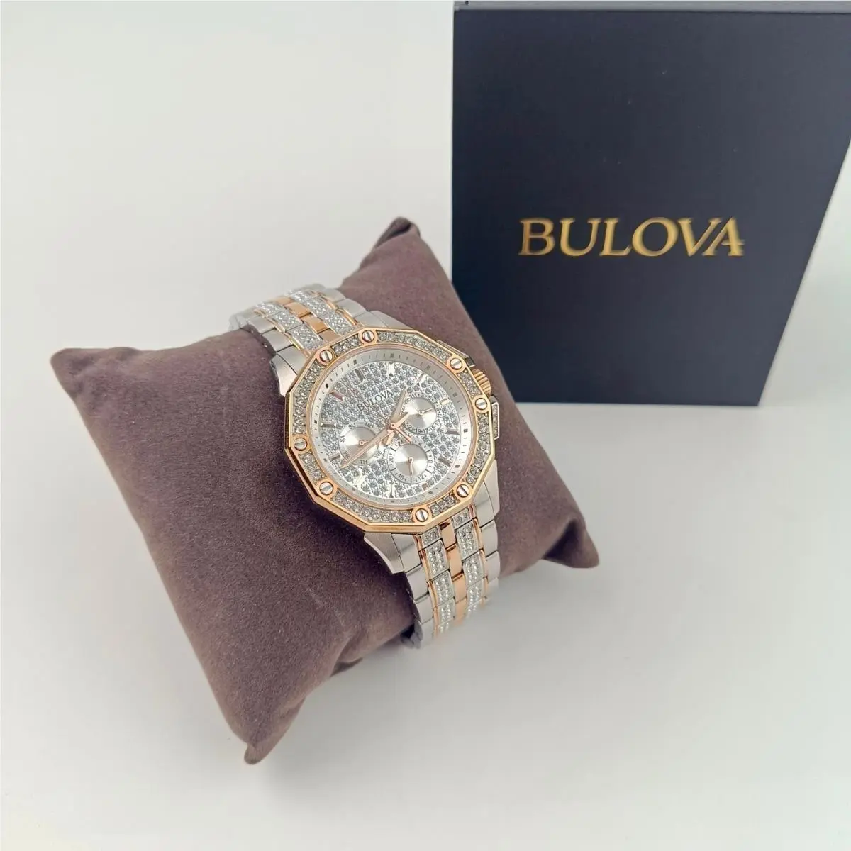 Bulova Octava Men`s Quartz Watch 41.5mm Gold Silver Crystal Two-tone 98C133