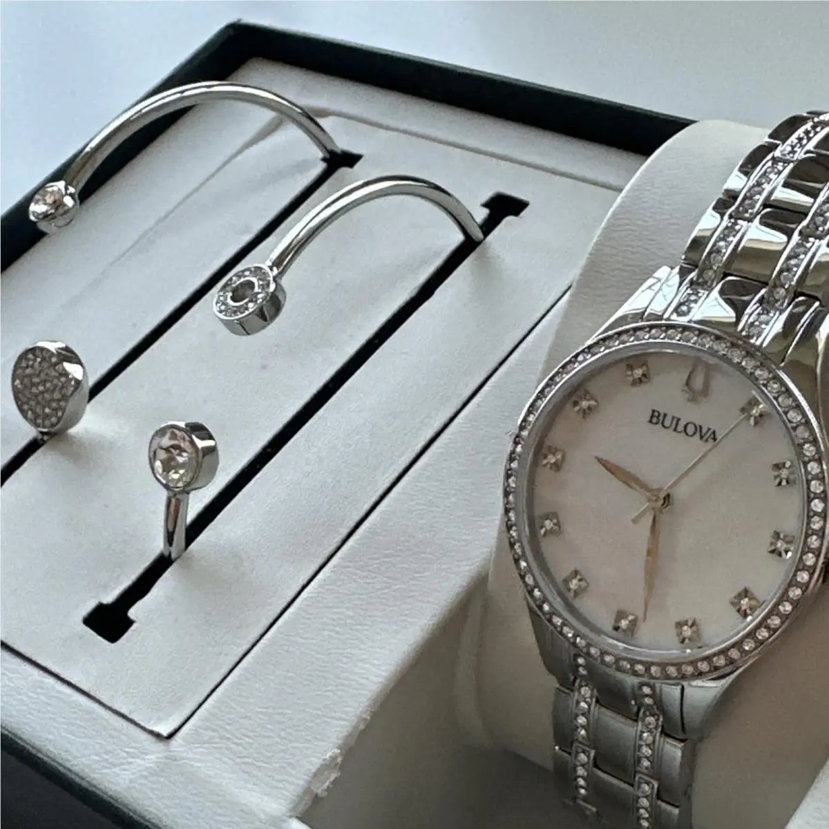 Bulova Women`s Crystal Watch Box Set with Bangle Bracelets 96X145