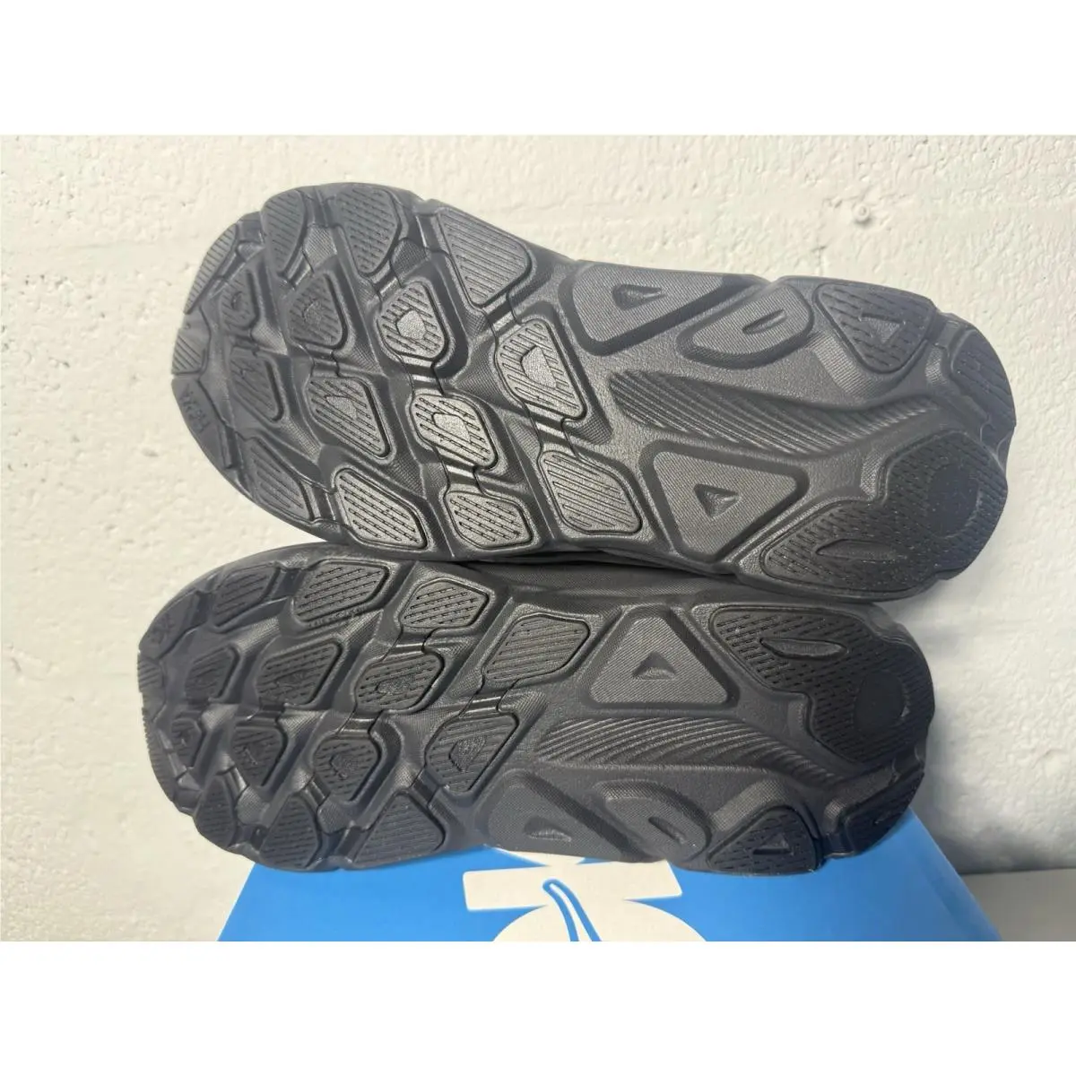 Hoka shoes - Hoka One One Clifton 9 - 1155370 - Black 4