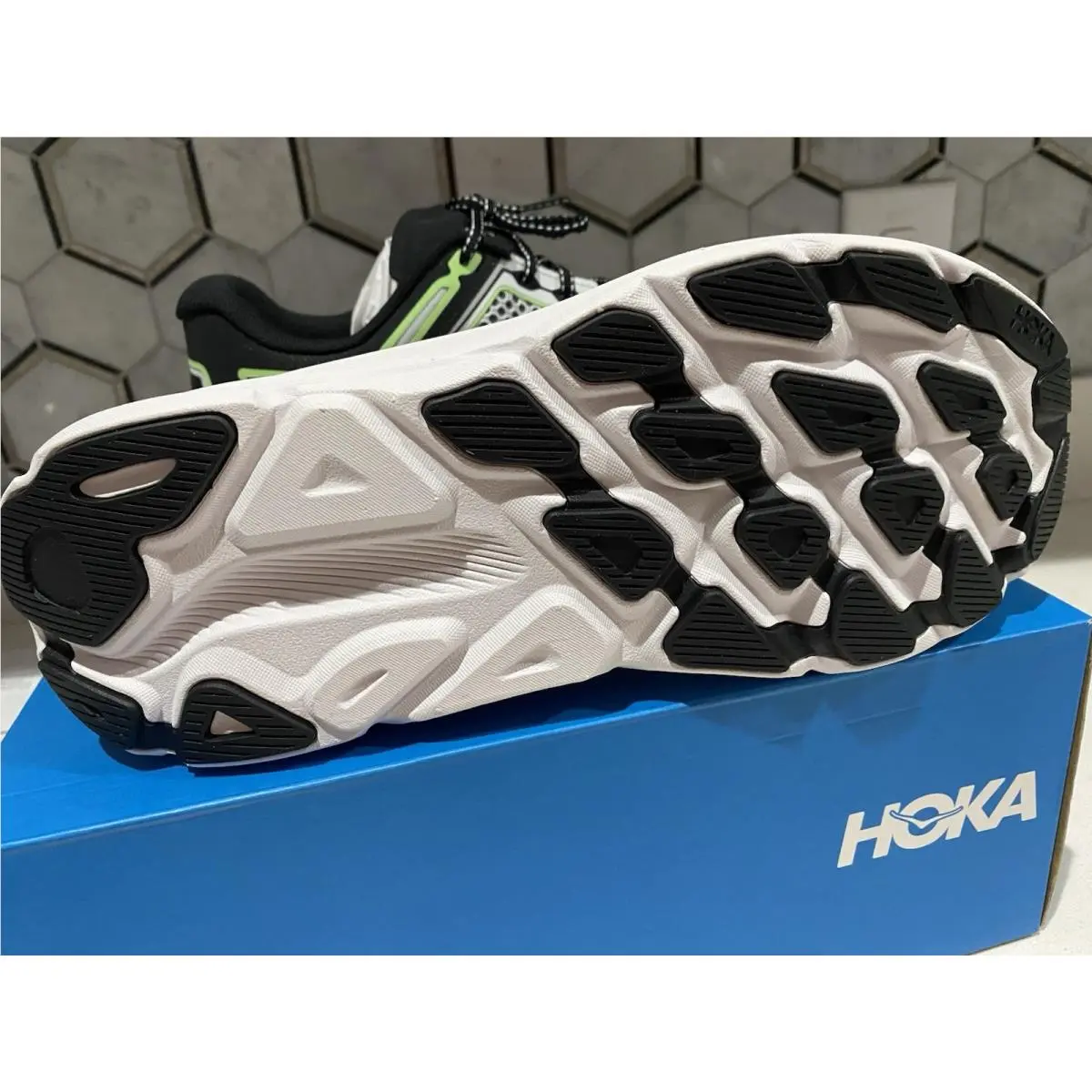 Hoka shoes - Black/White 2