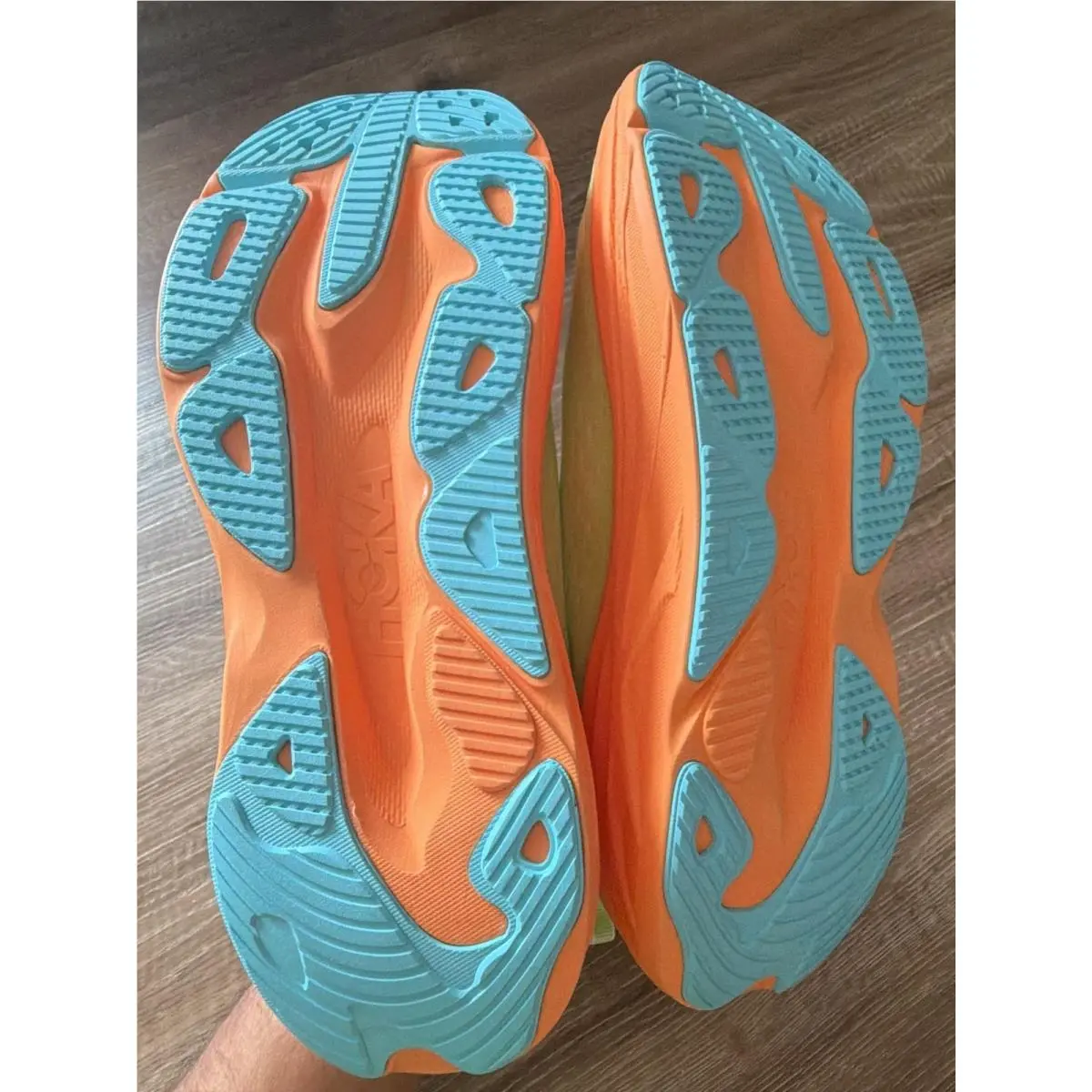 Hoka shoes - Skyflow - Skyflow - Multicolor 4