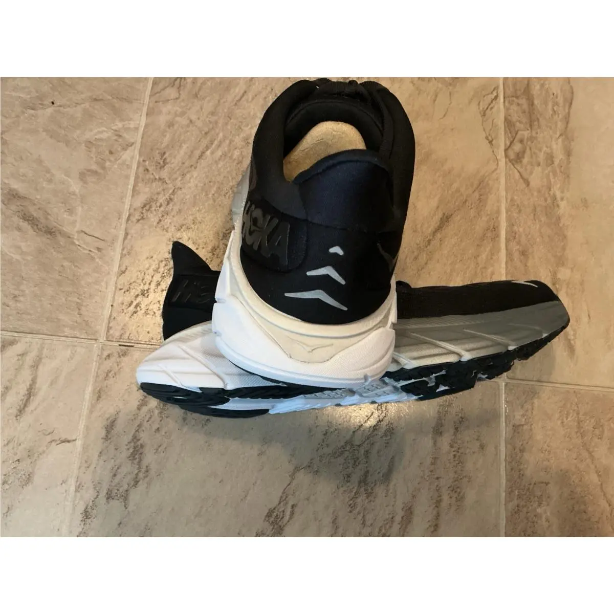 Hoka shoes - Hoka One One Arahi 6 - Black 5