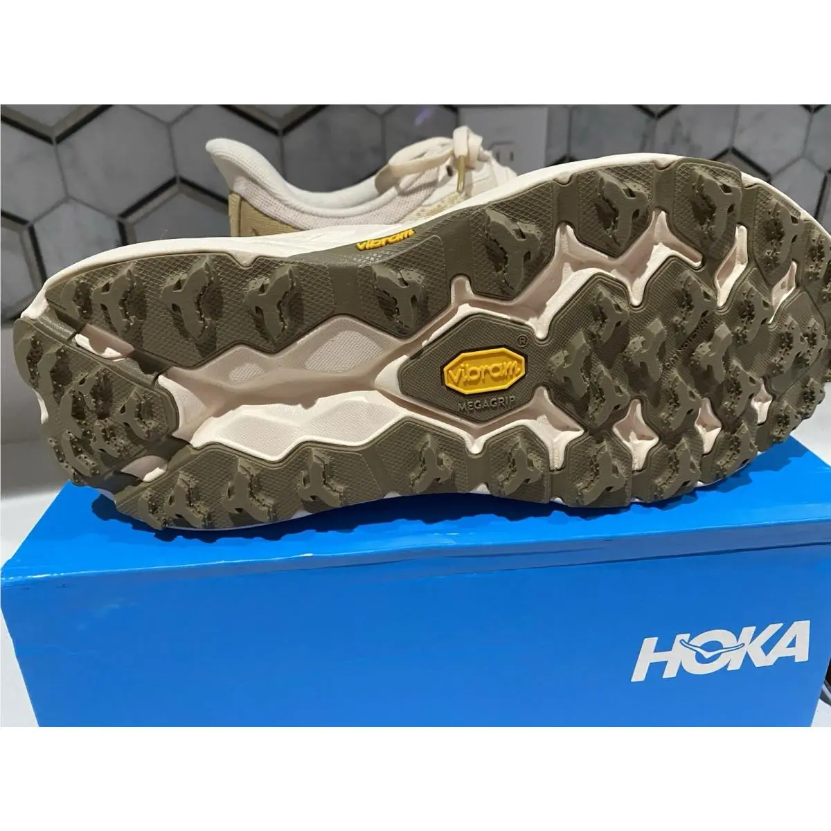 Hoka shoes - Vanilla/Wheat 2