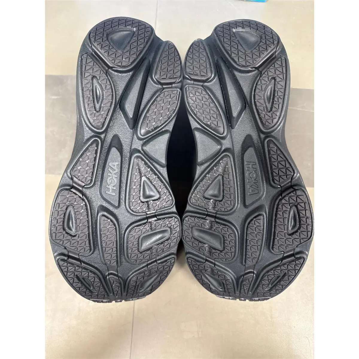 Hoka shoes - Bondi 8 - Bondi - Black (UPC: 195719637576) 1