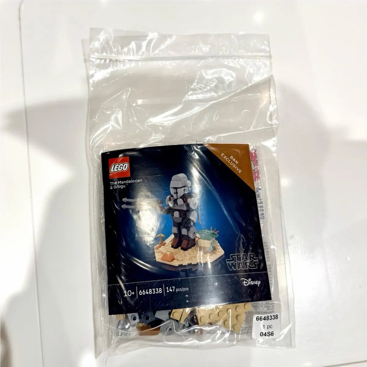 Barnes and Noble Exclusive Lego Star Wars Mandalorian Grogu 6648338