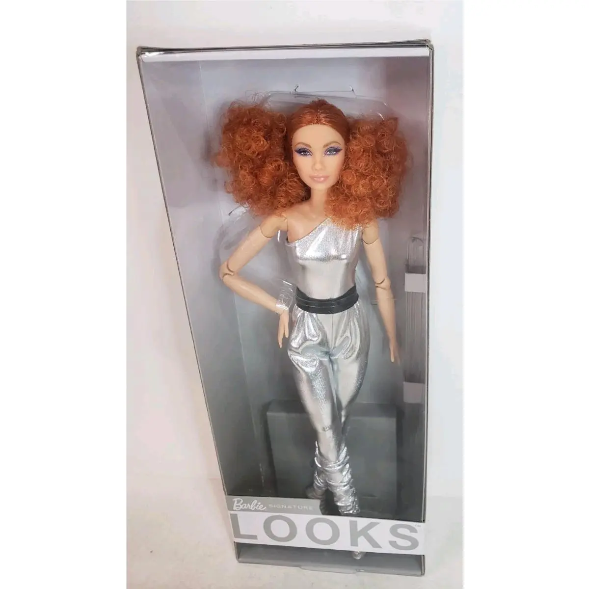 Model 11 Redhead Barbie Signature Looks Doll Articulated 2021 Mattel HBX94 Nrfb