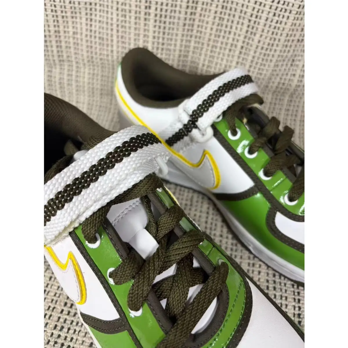 Nike shoes - White 3