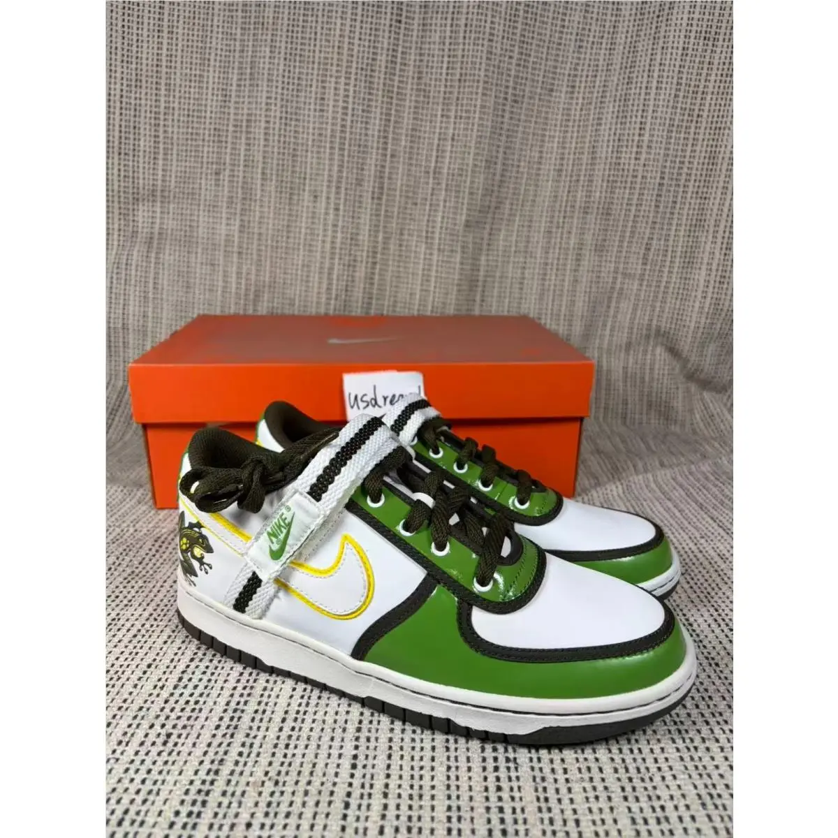 Nike shoes - White 11