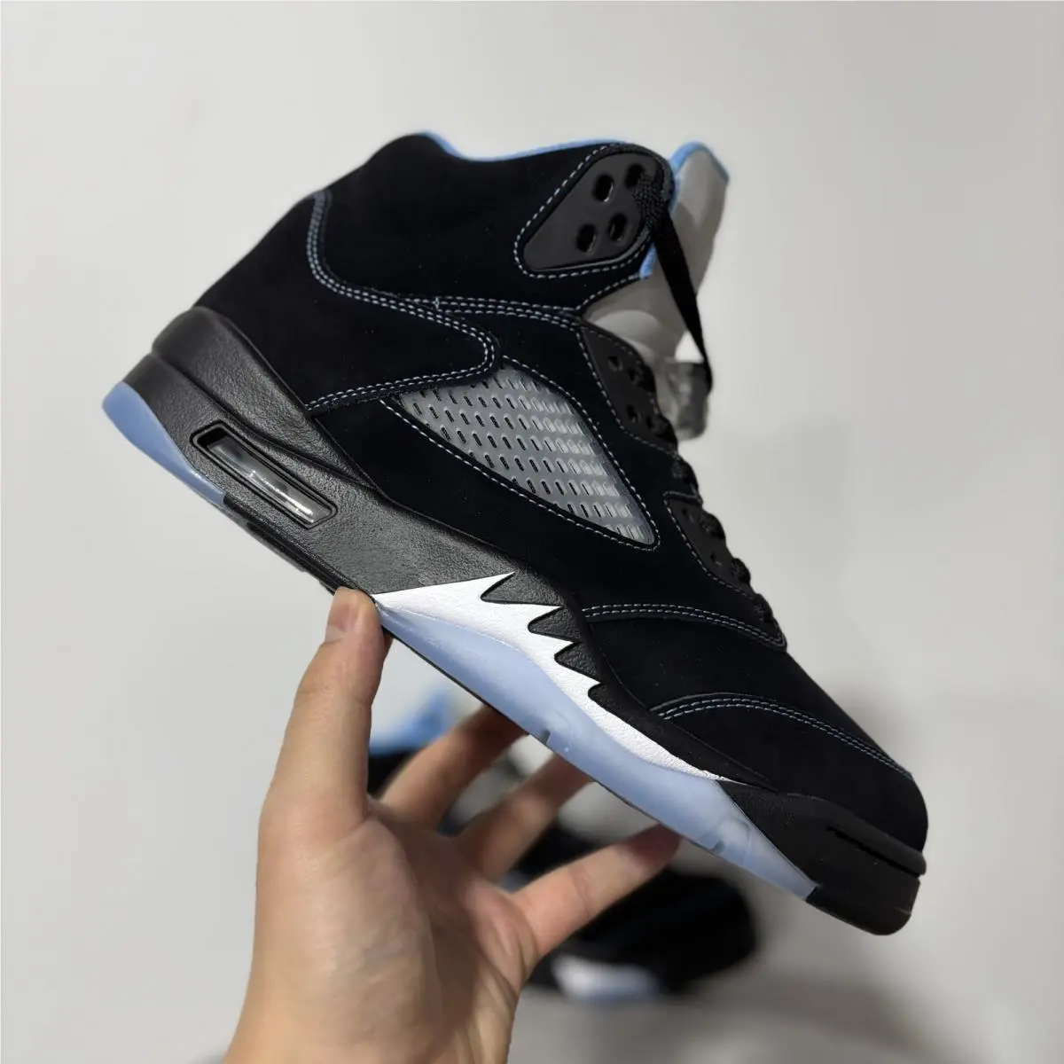 Nike shoes - Black 2