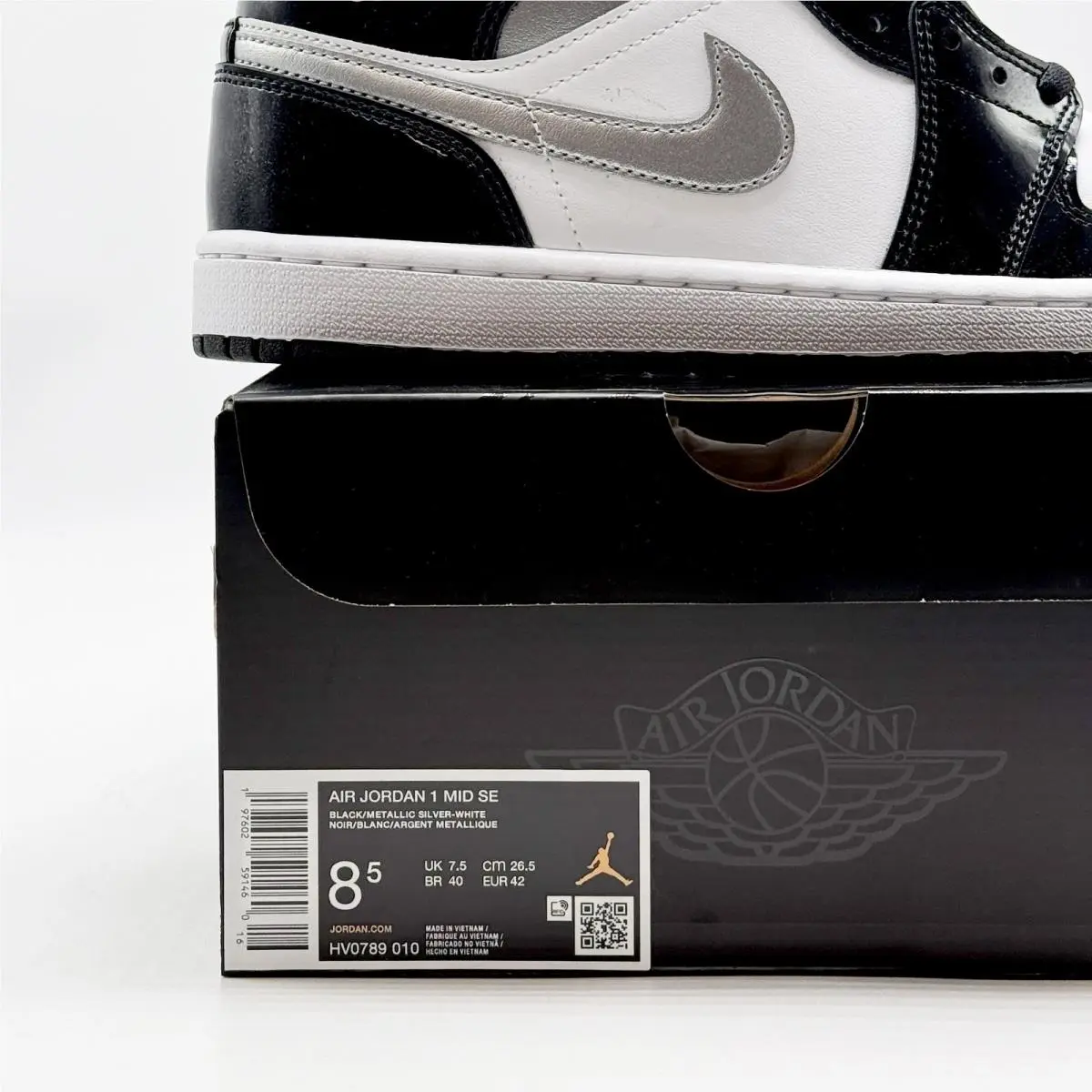 Nike shoes - Air Jordan 1 Mid SE - HV0789-010 - Black 4