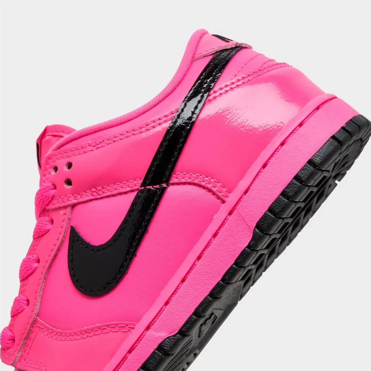 Nike shoes - IV2594 600 - Pink Blast/Pink Blast/Black 0