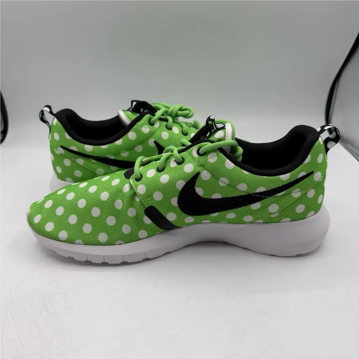 Nike shoes - Nike Roshe NM - Roshe - 810857-300 - Green, Manufacturer: Green Strike/Black-White 1