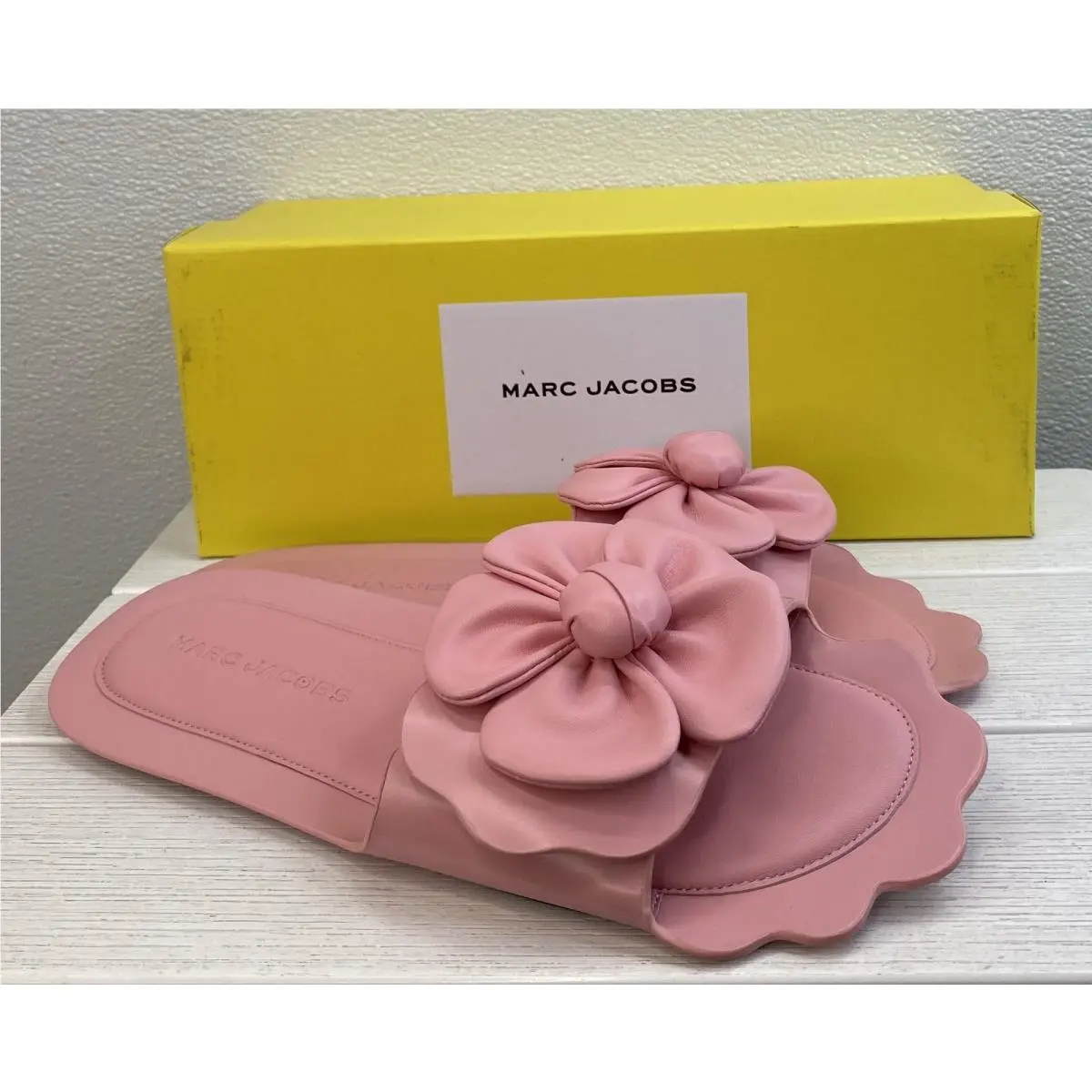 Marc Jacobs The Daisy Sandal Women`s Size US11 EU41 Ribbon Pink Leather Flats