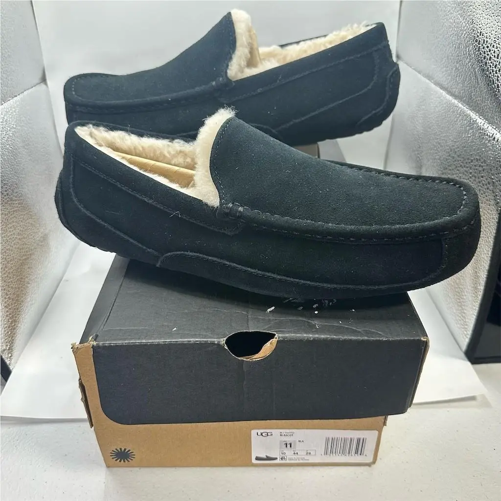 Ugg Ascot Men`s Slippers Black Moccasin Loafers Sheepskin Lined Size 11